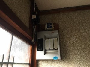 エアコン　分電盤